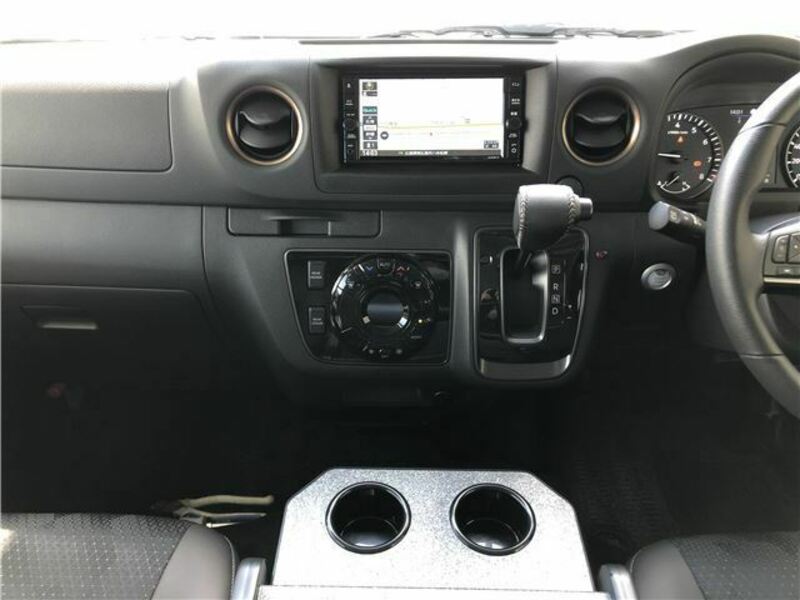 CARAVAN VAN