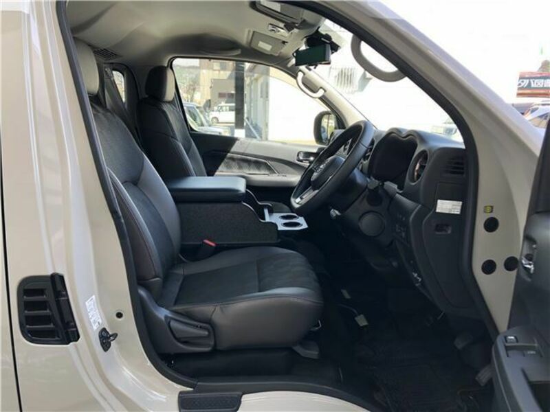 CARAVAN VAN