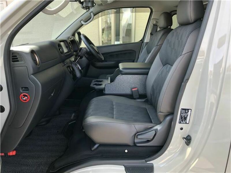CARAVAN VAN