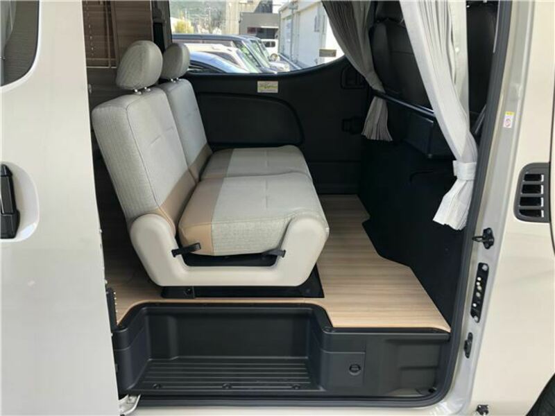 CARAVAN VAN