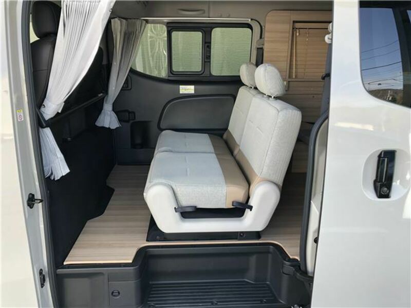 CARAVAN VAN