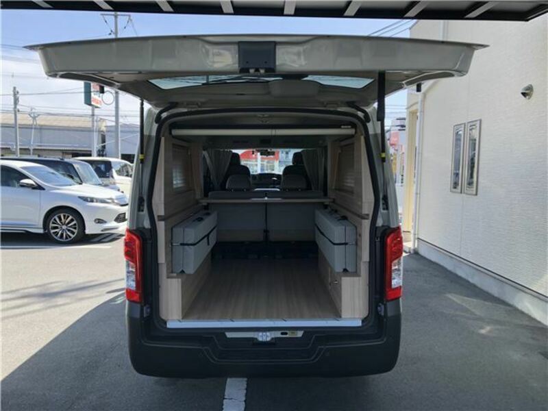 CARAVAN VAN