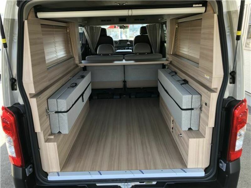 CARAVAN VAN