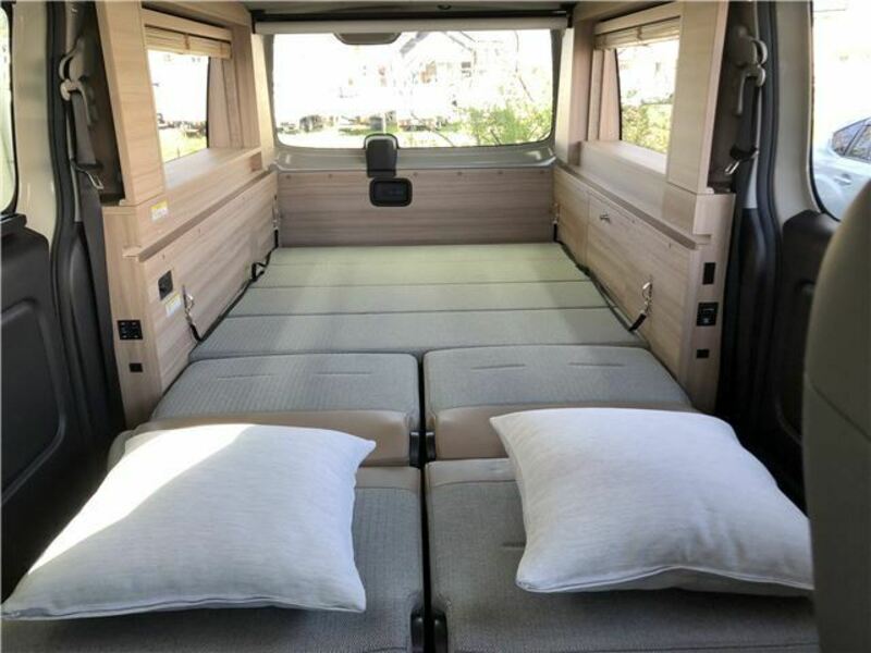 CARAVAN VAN