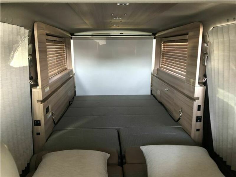 CARAVAN VAN