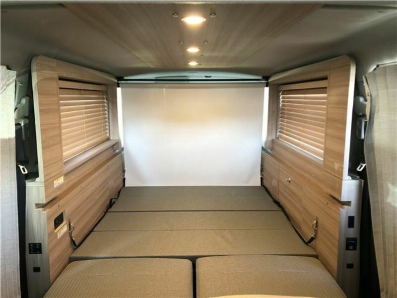 CARAVAN VAN