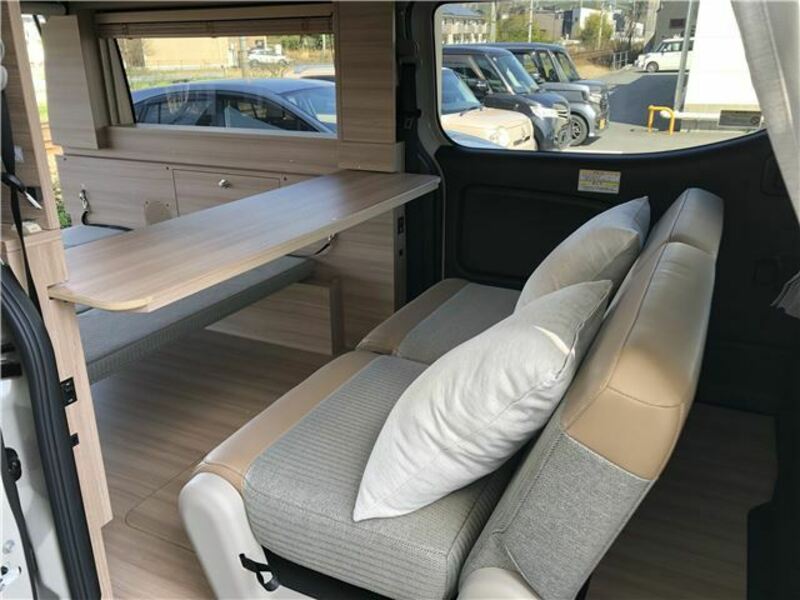 CARAVAN VAN