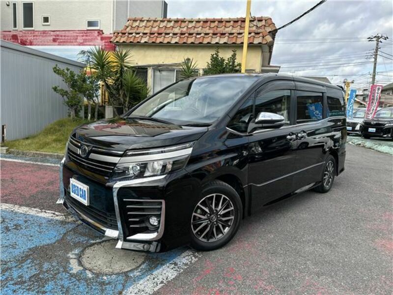 TOYOTA VOXY