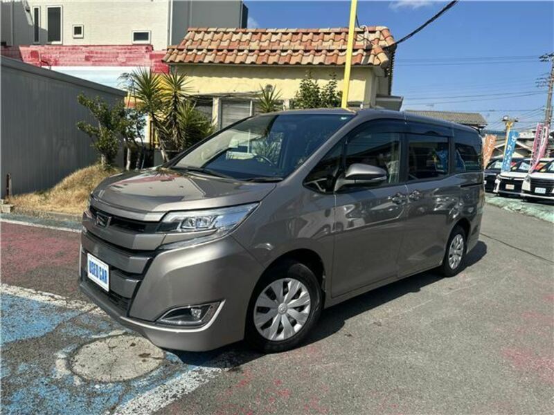 TOYOTA NOAH