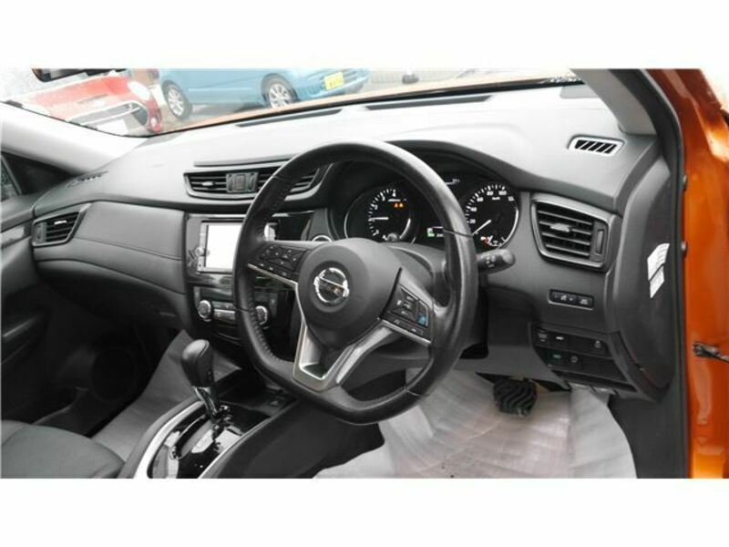 X-TRAIL