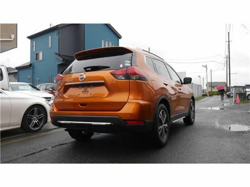 X-TRAIL