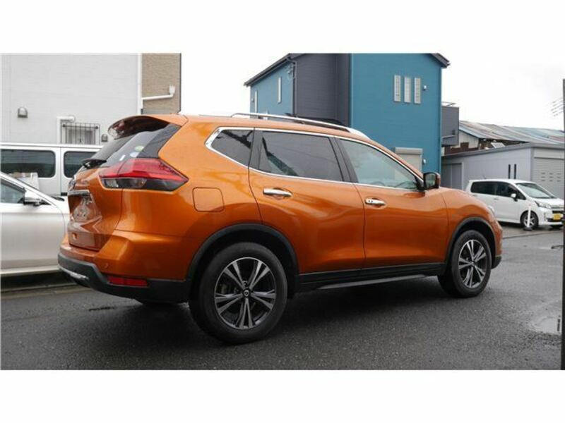 X-TRAIL