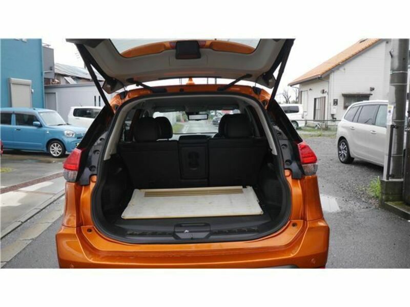 X-TRAIL