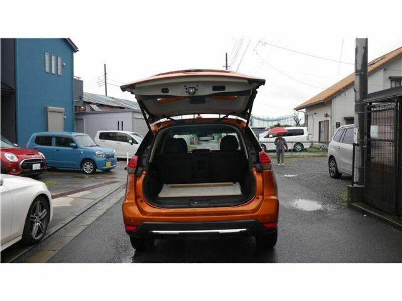 X-TRAIL