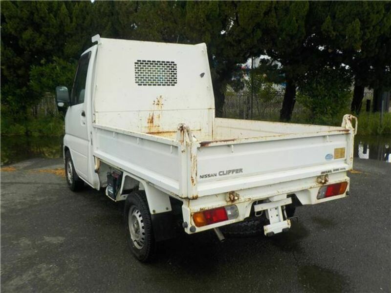 CLIPPER TRUCK