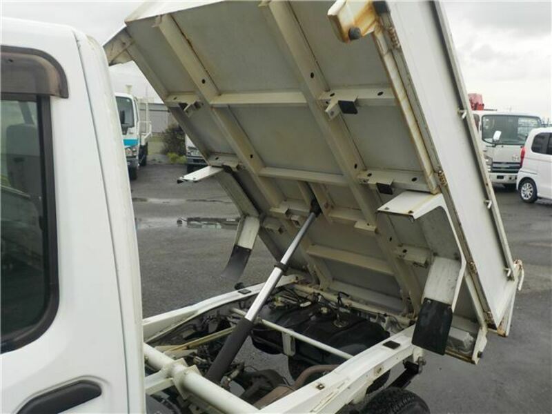 CLIPPER TRUCK