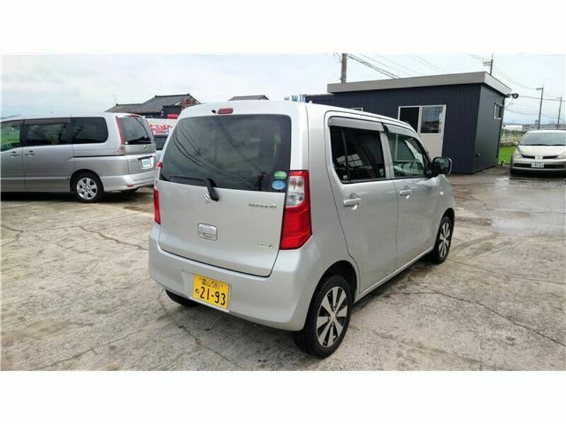WAGON R