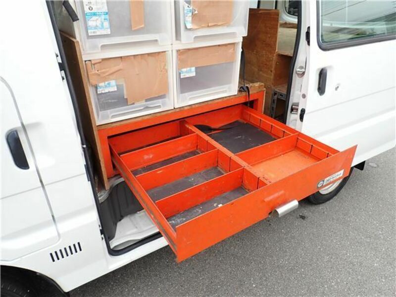 BONGO VAN