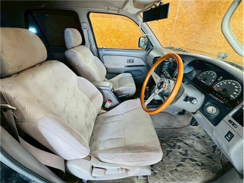 HILUX SURF