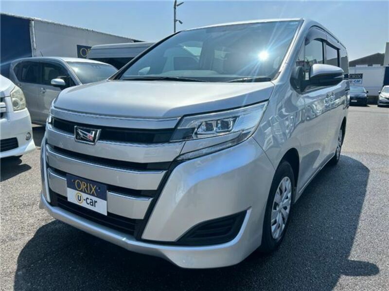 TOYOTA NOAH