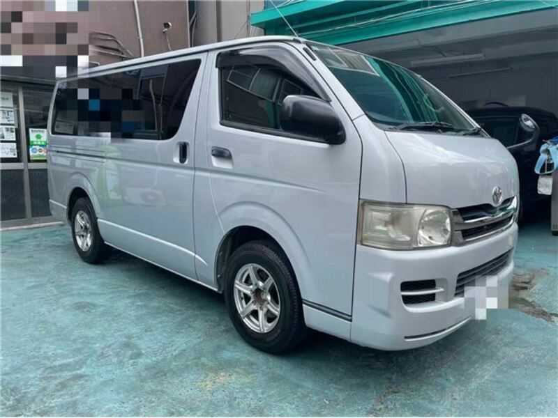 TOYOTA HIACE VAN