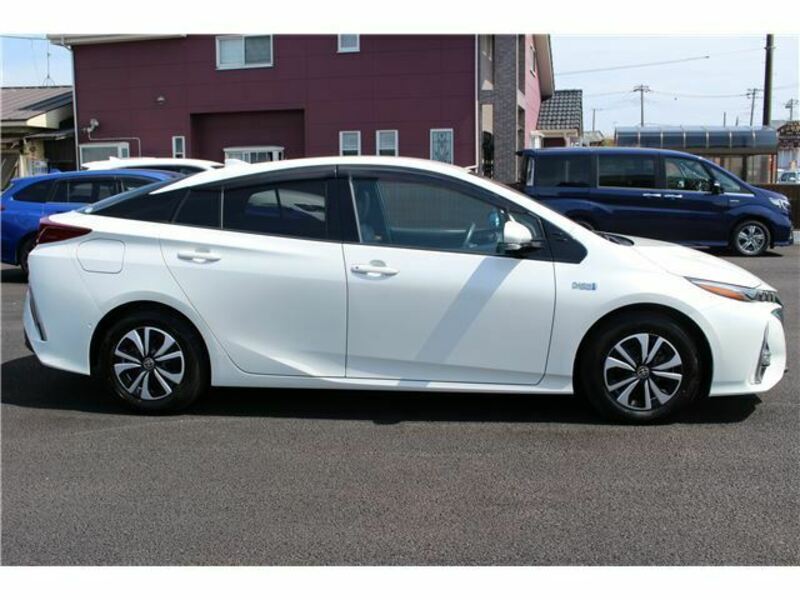 PRIUS PHV