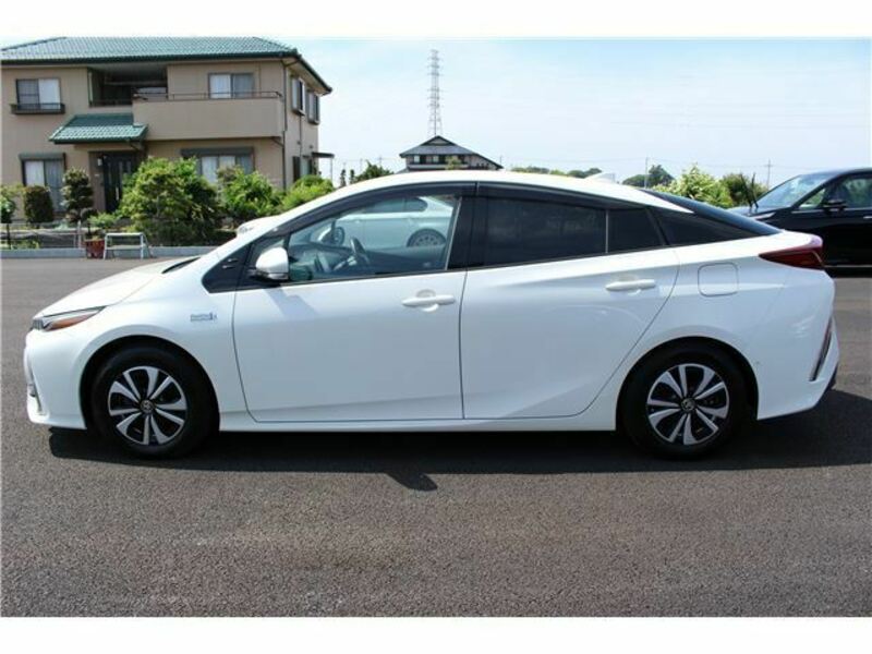 PRIUS PHV