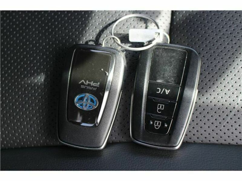 PRIUS PHV