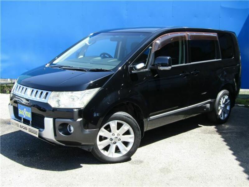 MITSUBISHI DELICA D5