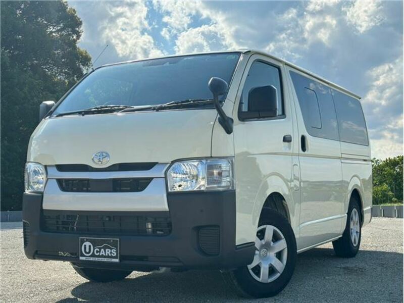 TOYOTA HIACE VAN