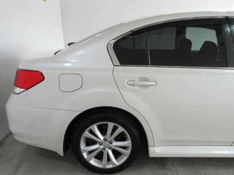 LEGACY B4