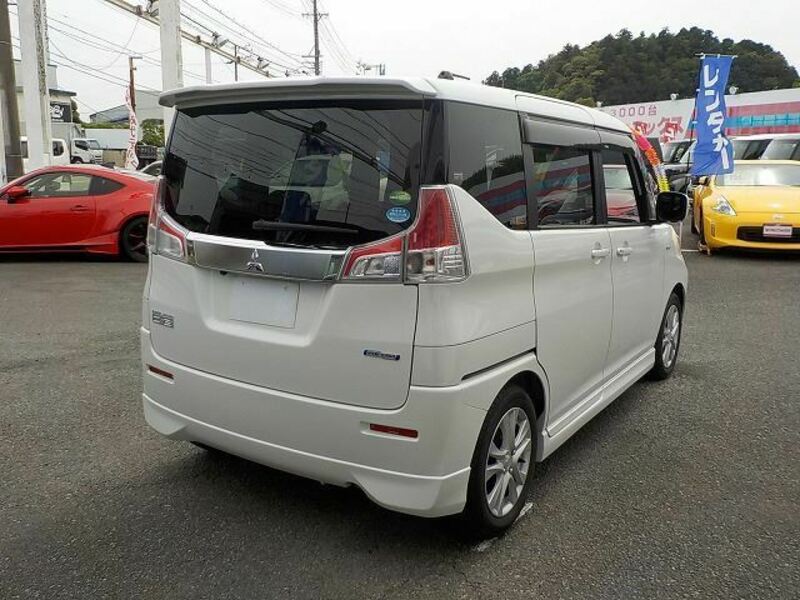 DELICA D2