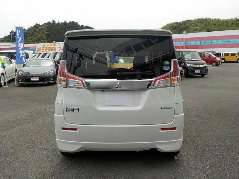 DELICA D2