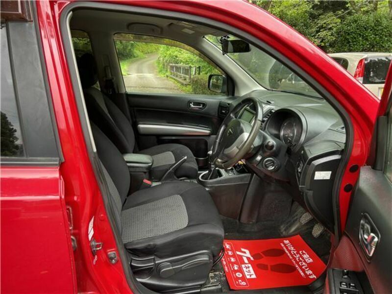 X-TRAIL