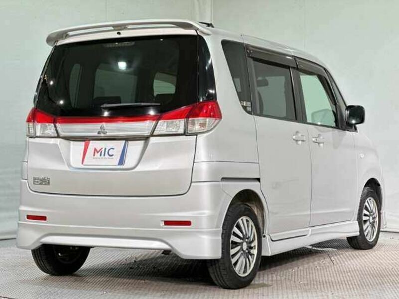 DELICA D2