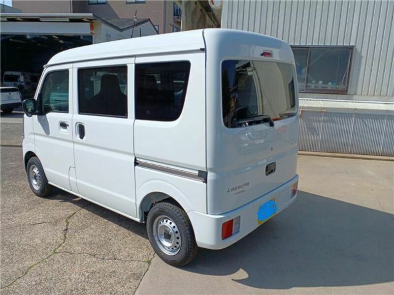 MINICAB VAN