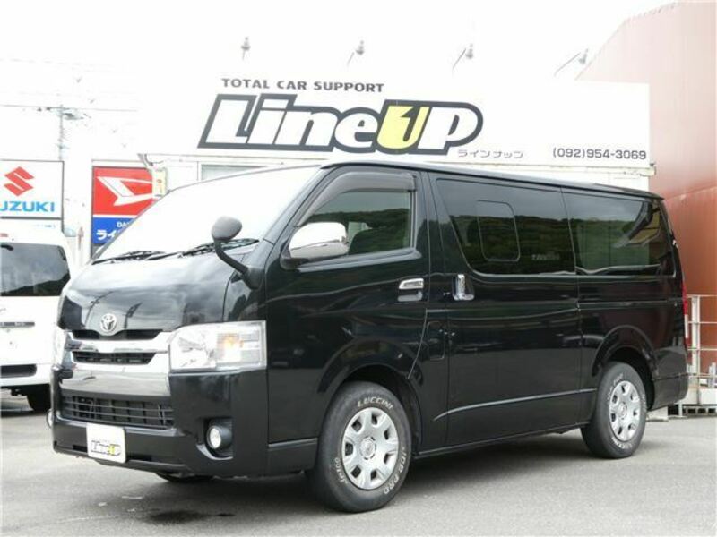 TOYOTA HIACE