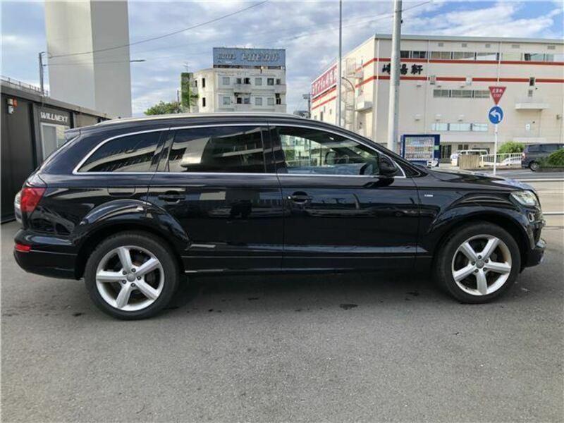 Q7