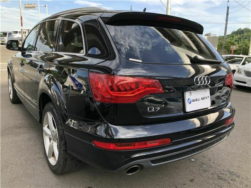 Q7