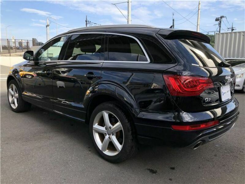 Q7