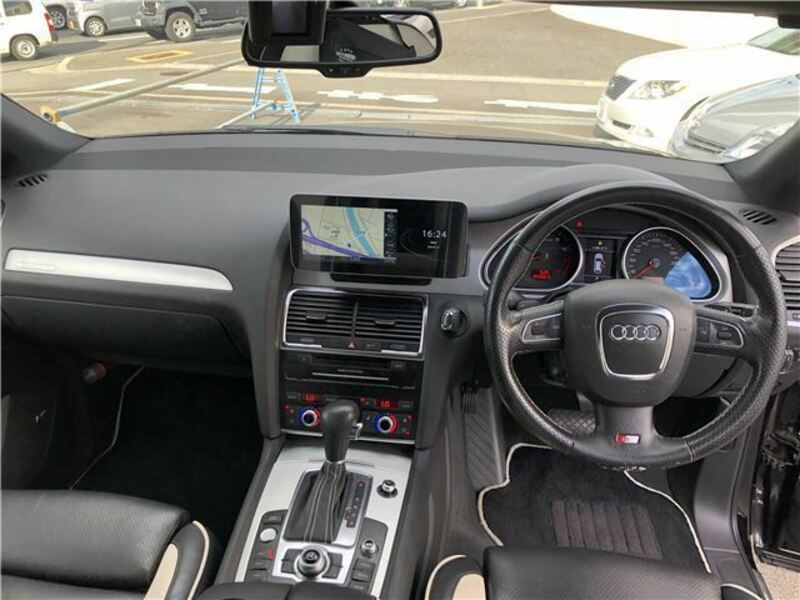 Q7