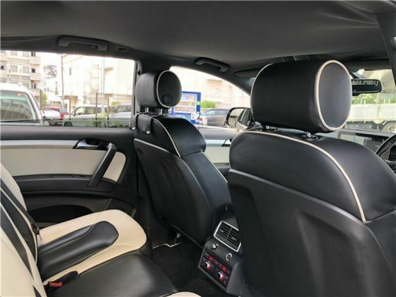 Q7