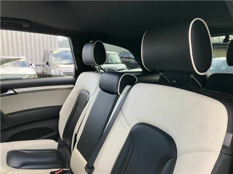 Q7