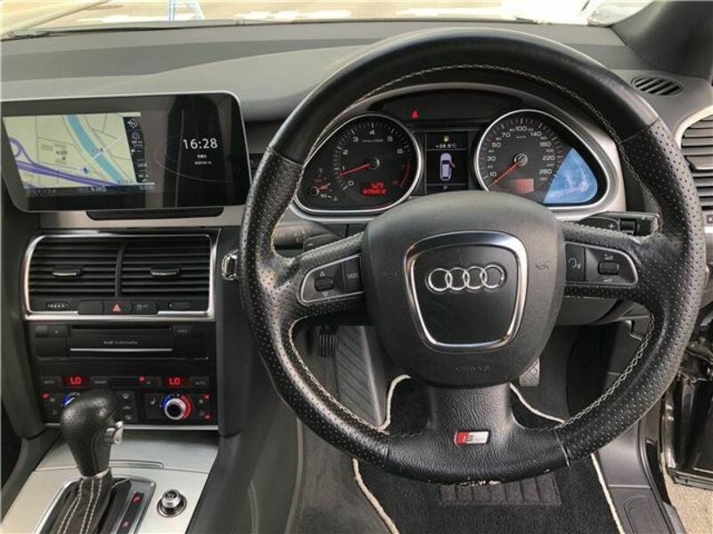 Q7