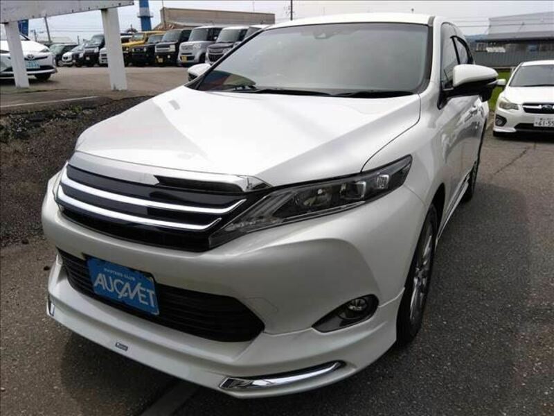 TOYOTA HARRIER