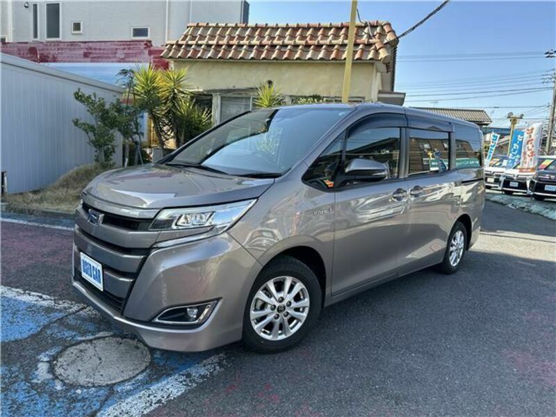 TOYOTA NOAH