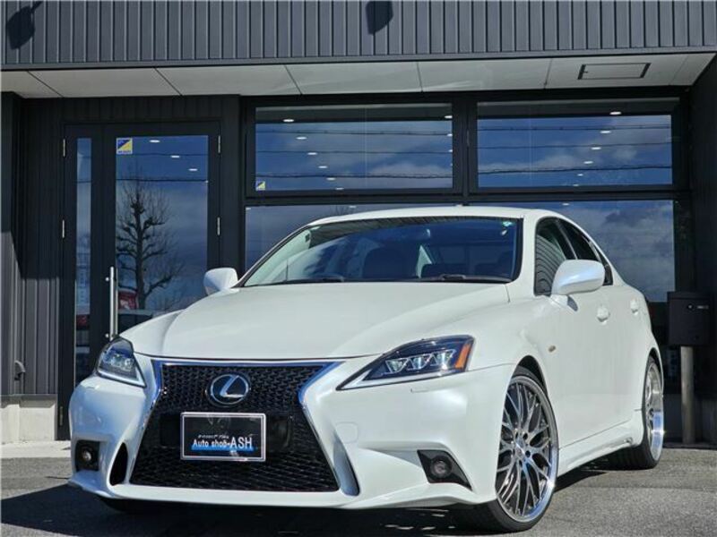 LEXUS IS