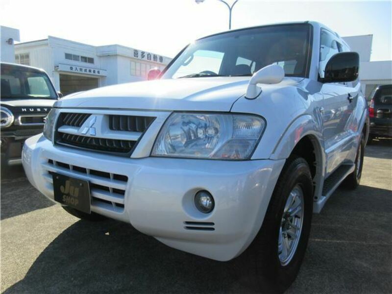 MITSUBISHI PAJERO