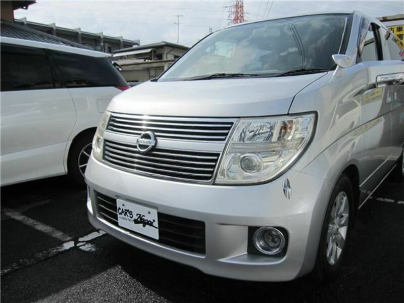 NISSAN ELGRAND