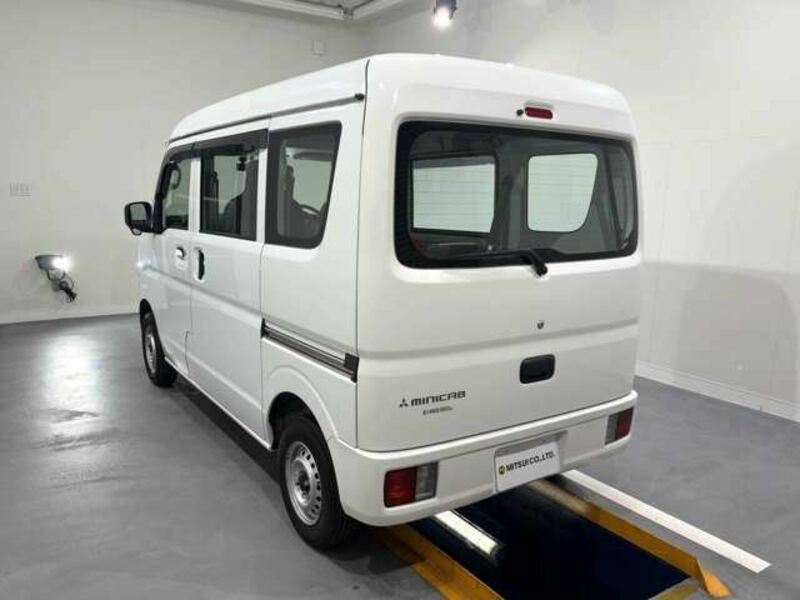 MINICAB VAN